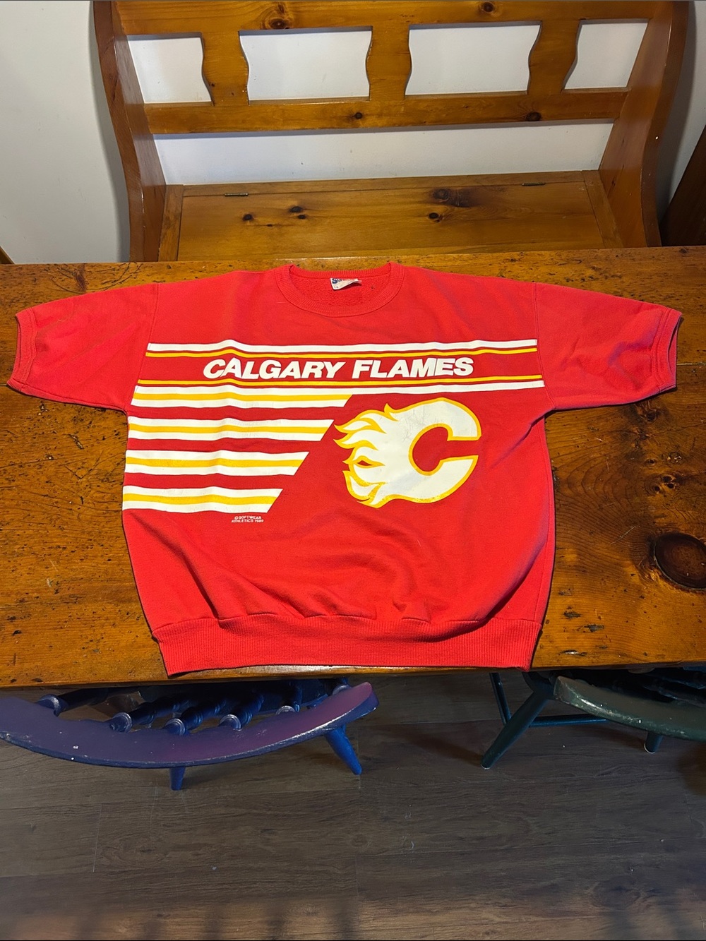 Vintage made in Canada 🇨🇦 Calgary Flames Crewneck Sweatshirt Tee